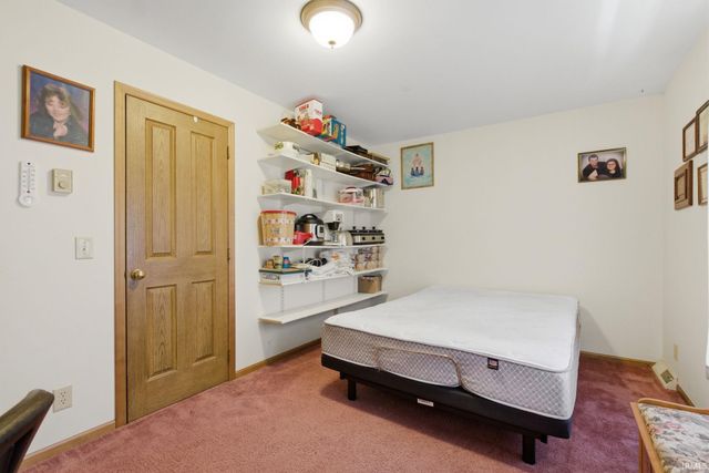 855 S 8th Street, Upland, IN 46989