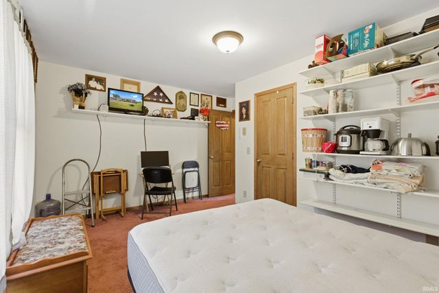 855 S 8th Street, Upland, IN 46989