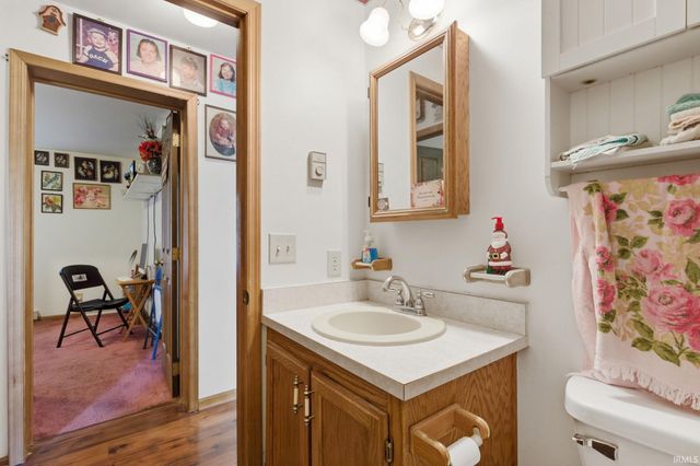 855 S 8th Street, Upland, IN 46989