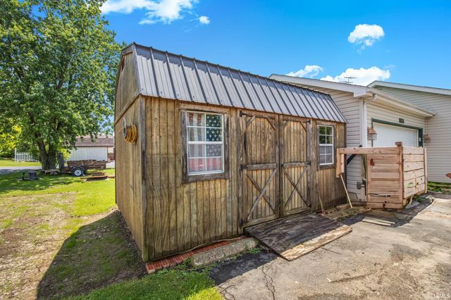 855 S 8th Street, Upland, IN 46989