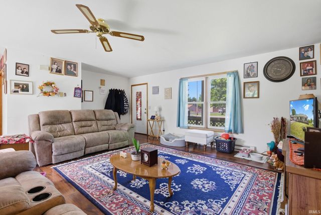 855 S 8th Street, Upland, IN 46989