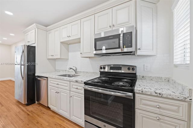 1082 92nd St 2, Bay Harbor Islands, FL 33154