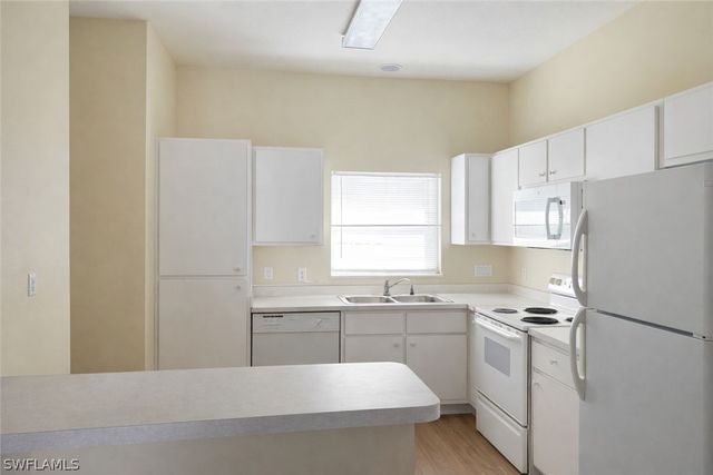 10710 San Tropez CIR, Estero, FL 33928