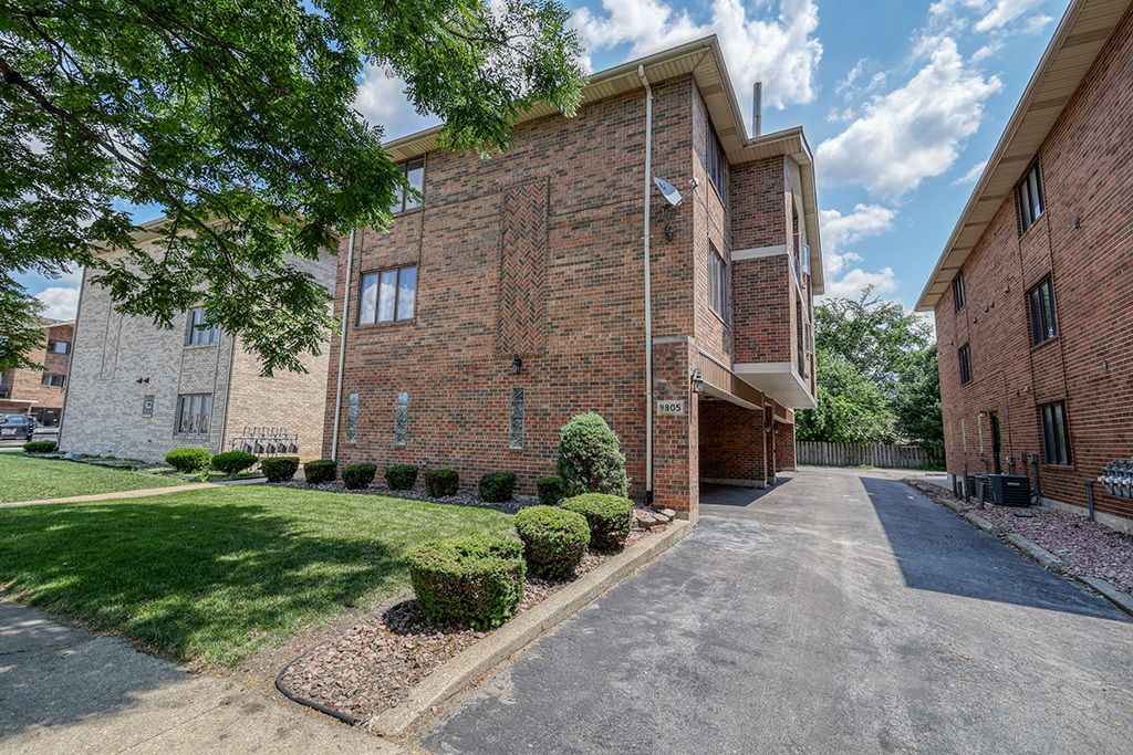 9805 Ridgeland Avenue, Oak Lawn, IL 60453