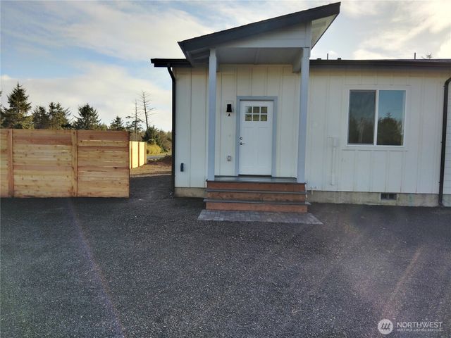 697 -A Sunset Avenue NE, Ocean Shores, WA 98569