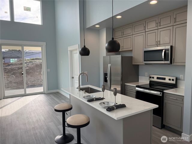 697 -A Sunset Avenue NE, Ocean Shores, WA 98569