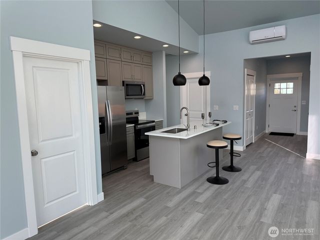 697 -A Sunset Avenue NE, Ocean Shores, WA 98569