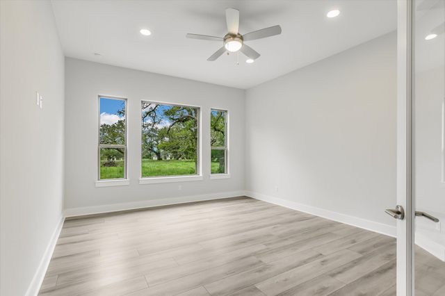 3109 Honeywood DR, Leander, TX 78641