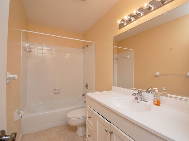 2150 Pine Creek Boulevard 103, Vero Beach, FL 32966