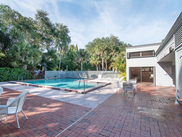 2150 Pine Creek Boulevard 103, Vero Beach, FL 32966