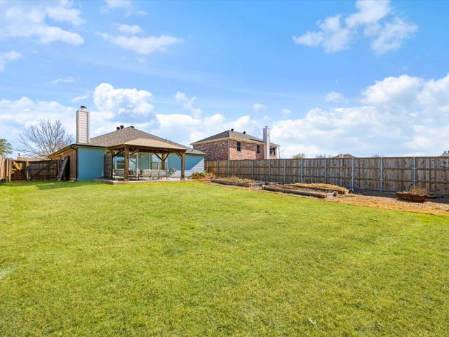 605 Waterford Street, Farmersville, TX 75442