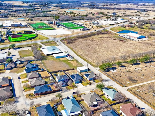 605 Waterford Street, Farmersville, TX 75442