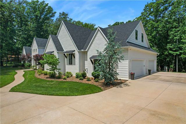 1656 E Bowen Boulevard, Fayetteville, AR 72703