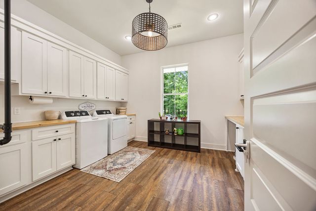 1656 E Bowen Boulevard, Fayetteville, AR 72703