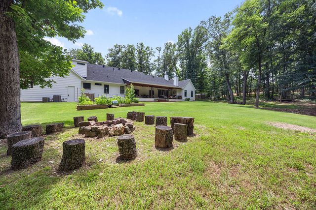 1656 E Bowen Boulevard, Fayetteville, AR 72703