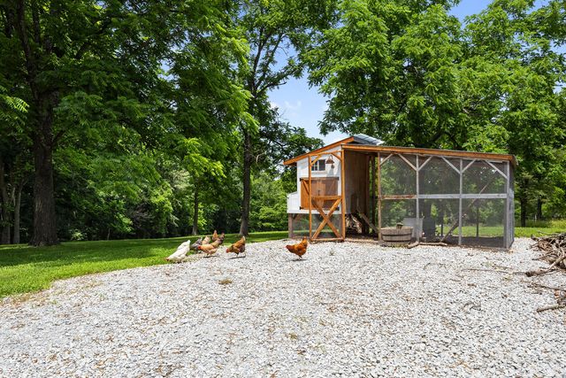 1656 E Bowen Boulevard, Fayetteville, AR 72703