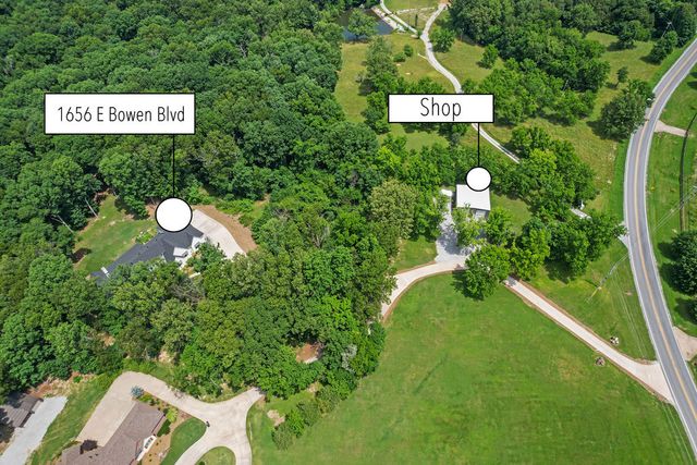 1656 E Bowen Boulevard, Fayetteville, AR 72703