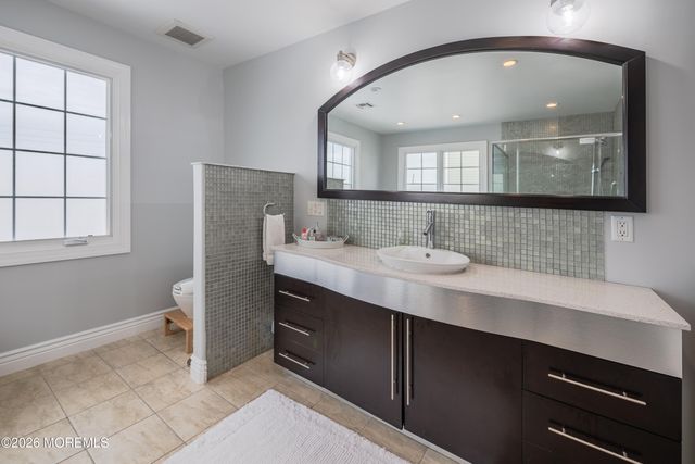 27 W Mohawk Drive, Little Egg Harbor, NJ 08087