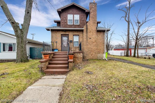 39 E Brockton Avenue, Madison Heights, MI 48071