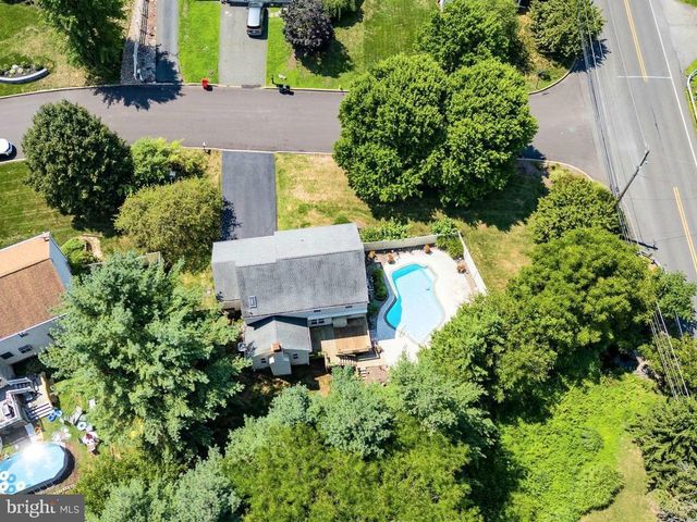2227 HEATHER LN, Pottstown, PA 19464