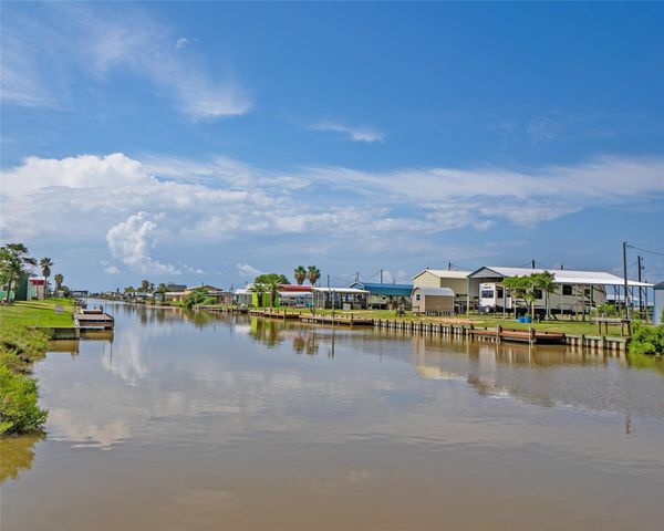 25696 Fm 457, Sargent, TX 77414