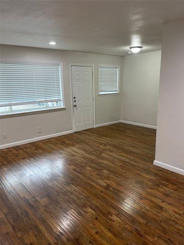 4950 Live Oak Street 105, Dallas, TX 75206