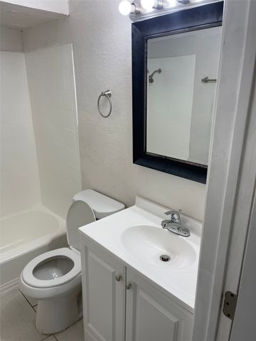 4950 Live Oak Street 105, Dallas, TX 75206