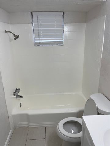 4950 Live Oak Street 105, Dallas, TX 75206