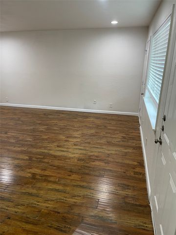 4950 Live Oak Street 105, Dallas, TX 75206