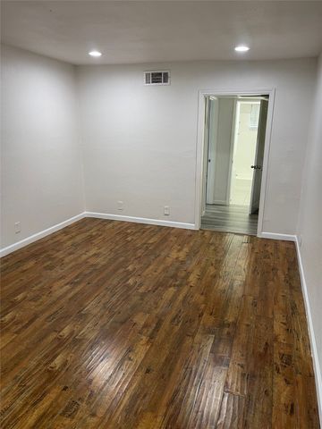 4950 Live Oak Street 105, Dallas, TX 75206