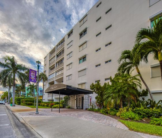 1 N Golfview Road 205, Lake Worth Beach, FL 33460