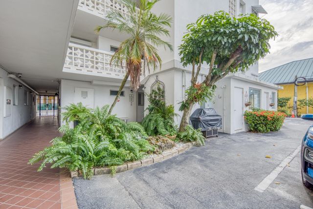 1 N Golfview Road 205, Lake Worth Beach, FL 33460