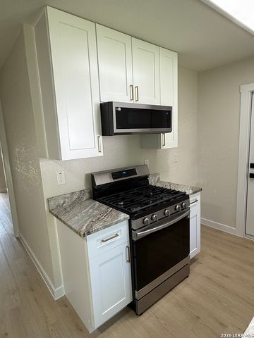 4635 AVENIDA PRIMA ST, San Antonio, TX 78233