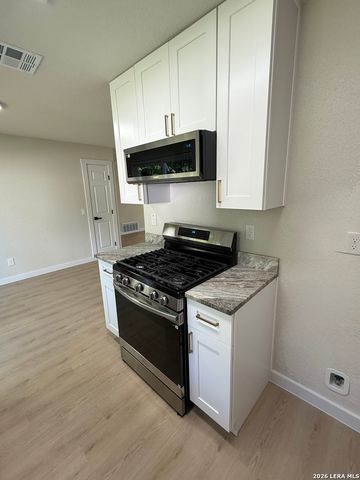 4635 AVENIDA PRIMA ST, San Antonio, TX 78233