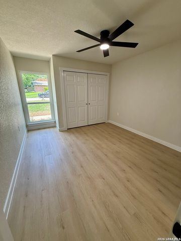 4635 AVENIDA PRIMA ST, San Antonio, TX 78233