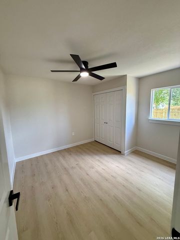 4635 AVENIDA PRIMA ST, San Antonio, TX 78233