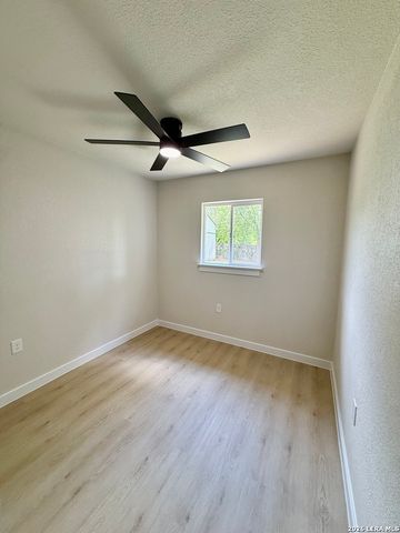 4635 AVENIDA PRIMA ST, San Antonio, TX 78233