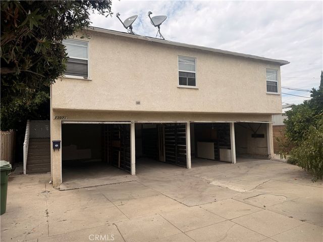 1307 N Kenmore, Los Angeles, CA 90027