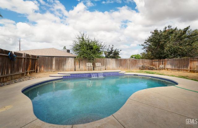 6411 Ringsdale Court, Bakersfield, CA 93313