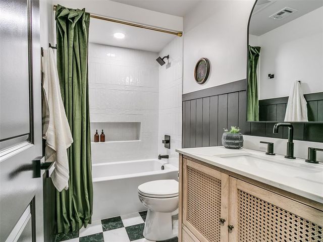 700 Greenwood Drive, Midwest City, OK 73110