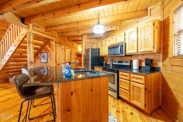 167 White Oak Resort Way, Gatlinburg, TN 37738