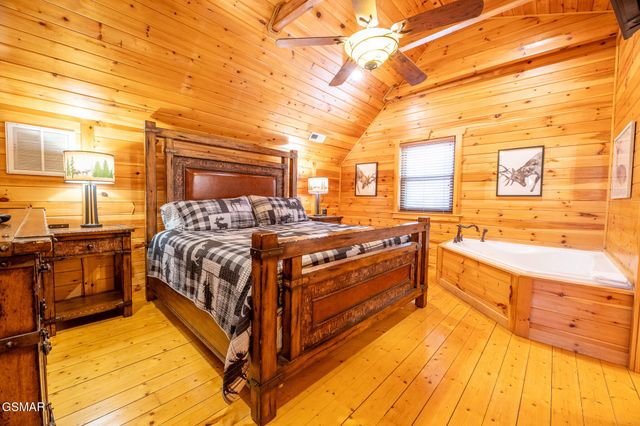 167 White Oak Resort Way, Gatlinburg, TN 37738