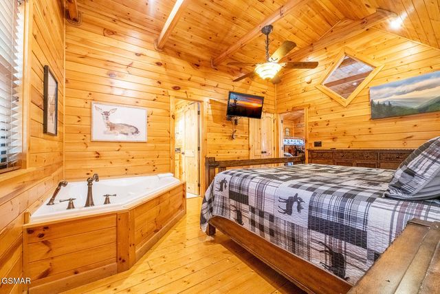 167 White Oak Resort Way, Gatlinburg, TN 37738