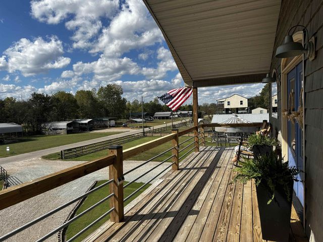 3060 CATFISH LN, Crump, TN 38327