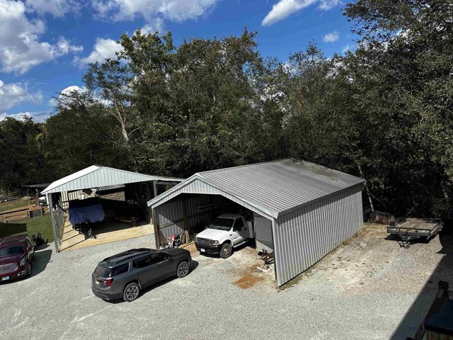 3060 CATFISH LN, Crump, TN 38327