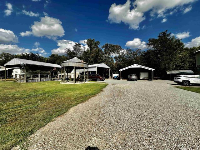 3060 CATFISH LN, Crump, TN 38327