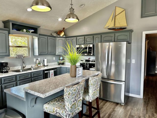 3060 CATFISH LN, Crump, TN 38327