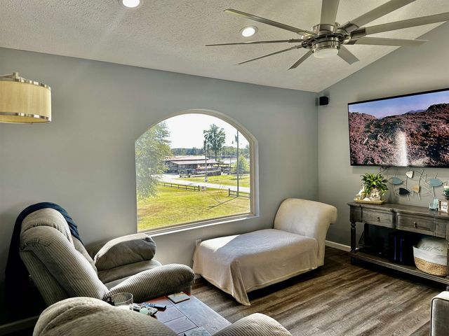 3060 CATFISH LN, Crump, TN 38327