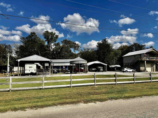 3060 CATFISH LN, Crump, TN 38327