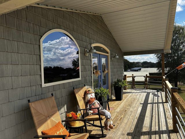 3060 CATFISH LN, Crump, TN 38327